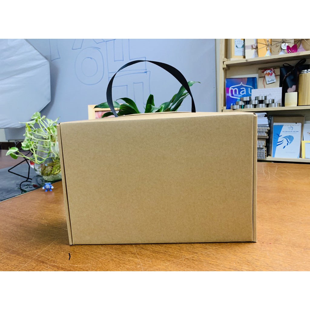 Hộp quà sóng mặt Kraft siêu chắc chắn 20x30x10cm | BigBuy360 - bigbuy360.vn