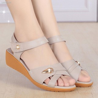 Giày Sandal Đế Xuồng Đính Đá Chống Trượt Thoải Mái Quyến Rũ Cho Nữ 2020
