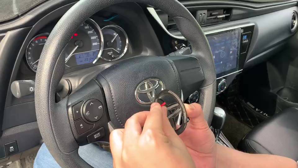 Miếng Dán Logo Trang Trí Vô Lăng Xe Hơi Toyota Corolla Camry Supra CHR | BigBuy360 - bigbuy360.vn