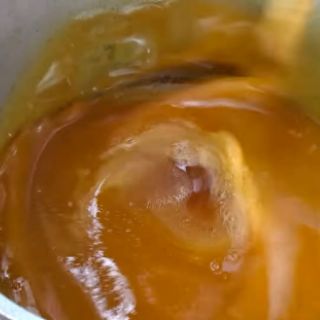 Đường thốt nốt nước Sáu Tâm