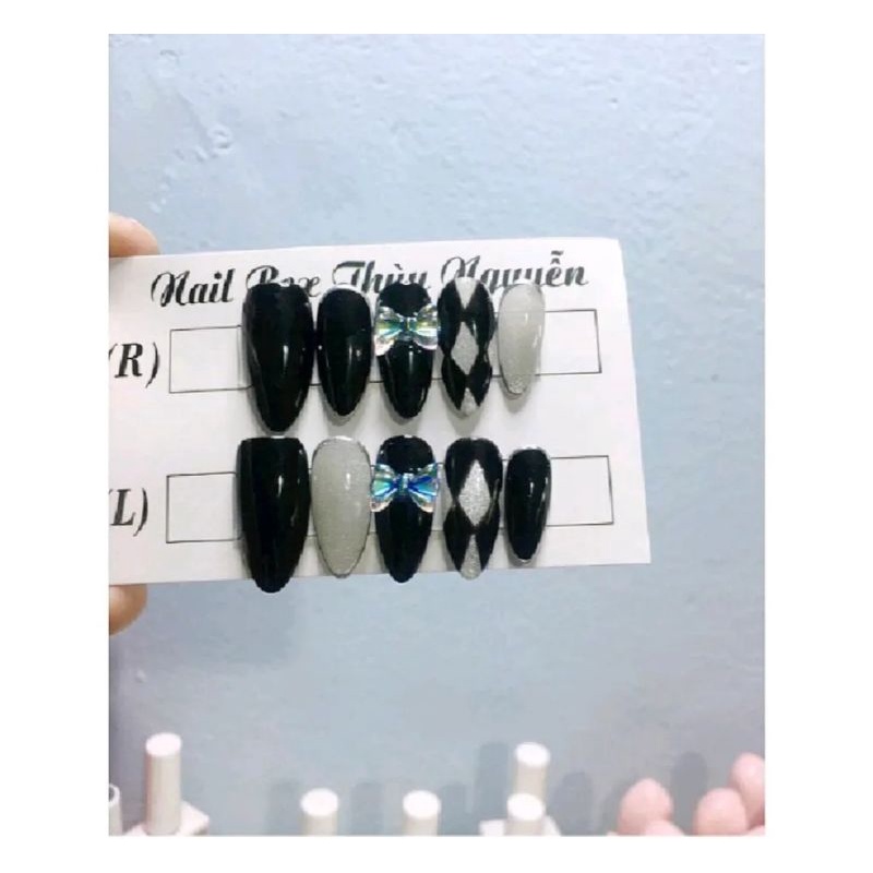 Móng úp thiết kế tặng kèm keo + dũa nail