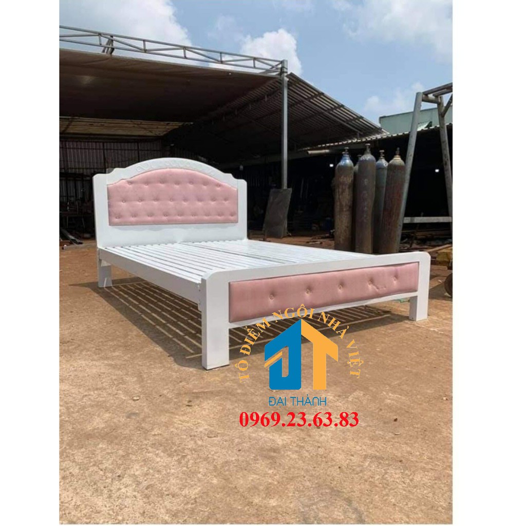 Giường sắt hộp cao cấp màu Trắng hồng kích thước ngang 1m4x2m