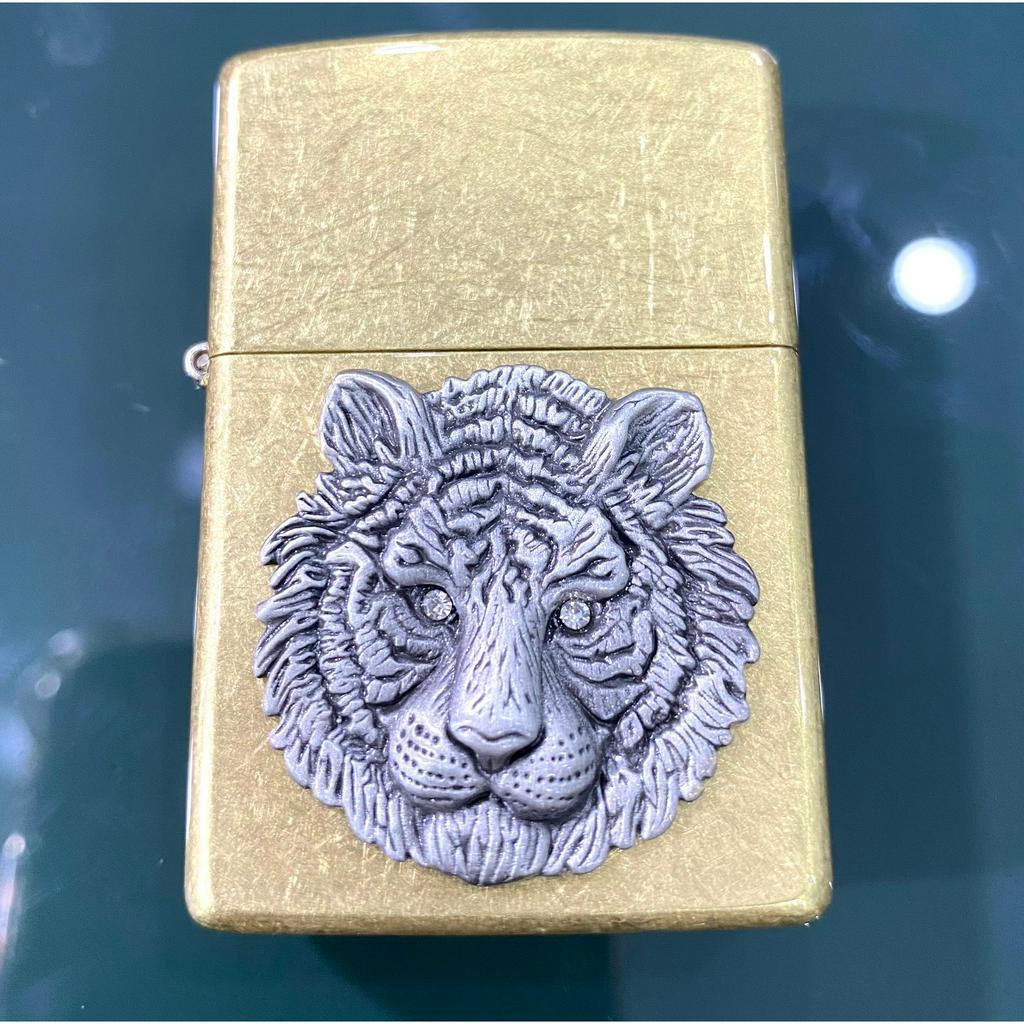 Emblem mặt hổ đính đá
