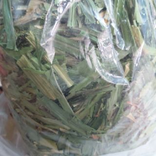 10g lá dứa khô, có vụn. Date luôn mới.
