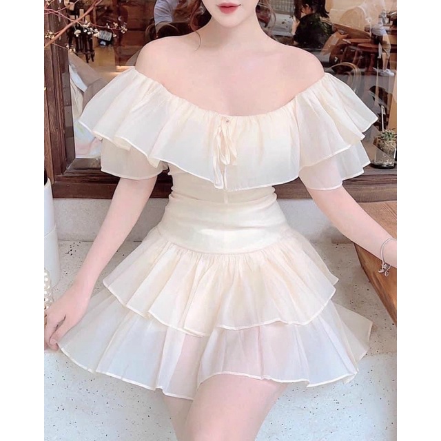 Đầm nude hai lớp bẹt vai cổ yếm