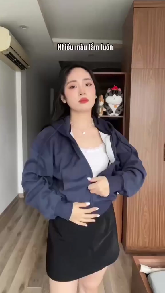 Áo khoác nỉ croptop LEMONE dáng rộng siêu xinh phong cách Hàn Quốc, Áo khoác thu đông nữ hoodie zip tay bồng | BigBuy360 - bigbuy360.vn