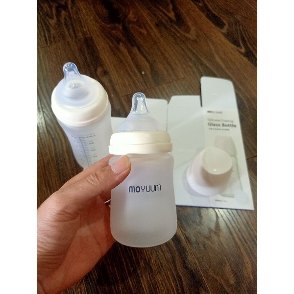 Bình sữa Moyuum thủy tinh tráng silicon siêu nhẹ nội địa Hàn 150ml/240ml đẹp