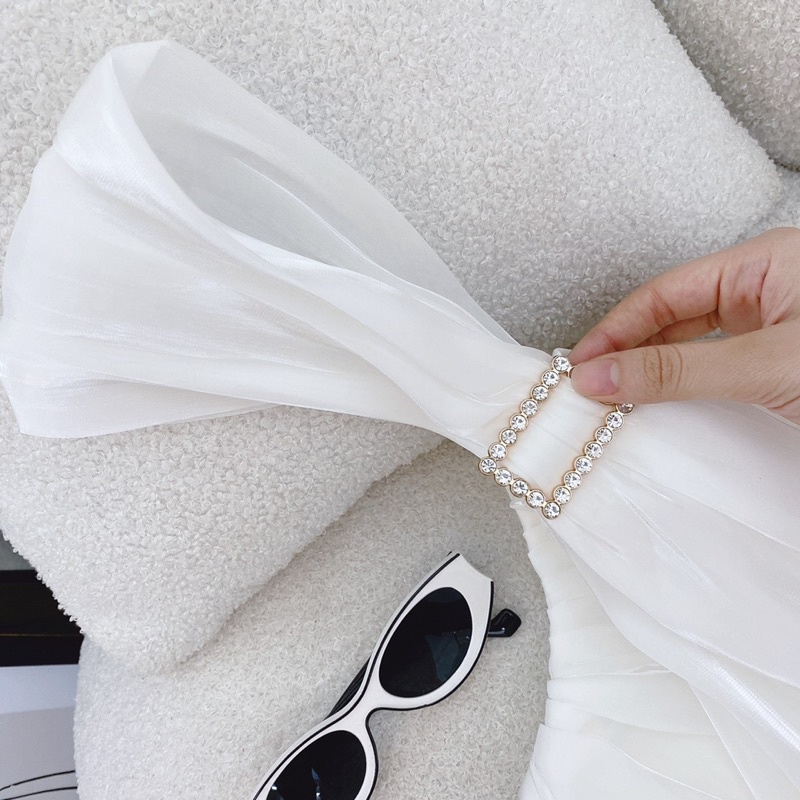 ĐẦM TRẮNG VOAN LỆCH VAI NƠ XOÈ PHỒNG