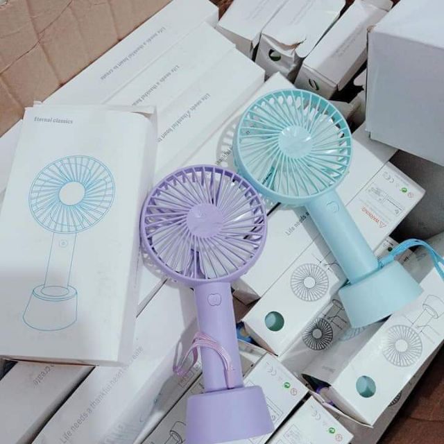 Quạy tích điện mini. Pin sạc dùng 6 tiếng.