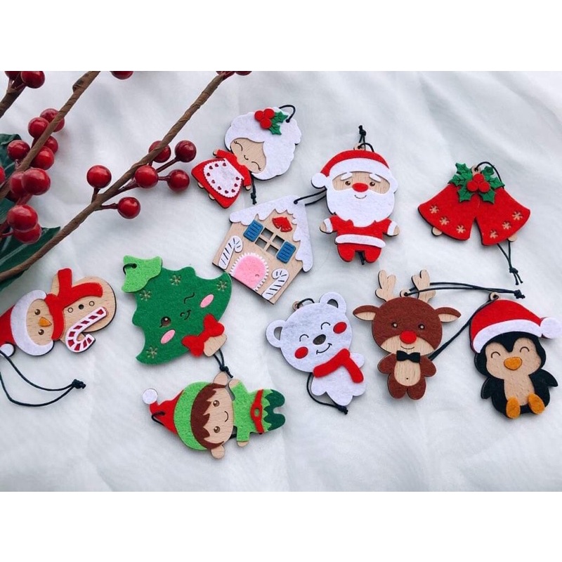 Phụ kiện trang trí cây thông noel, treo cửa kính shop quần áo quán cafe tuần lộc ông già noel