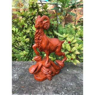 Tượng dê phong thủy bằng gỗ Hương cao 30 cm