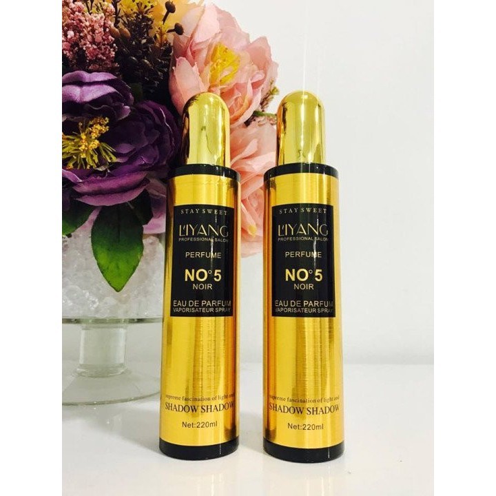 Xịt dưỡng tóc hương nước hoa Liyang No5 220ml giúp làm bóng và duy trì độ ẩm, cho mái tóc suôn mượt và bồng bềnh