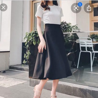 Chân váy xoè hoa màu vàng