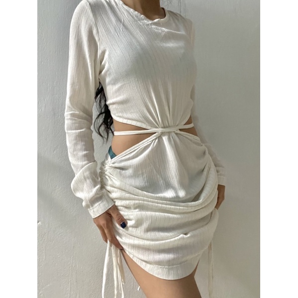 Đầm coverup Zathus mặc cùng bikini đi biển