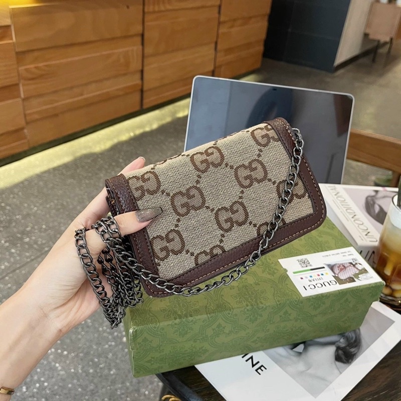 Túi đeo chéo khoá rồng hoạ tiết siêu xinh