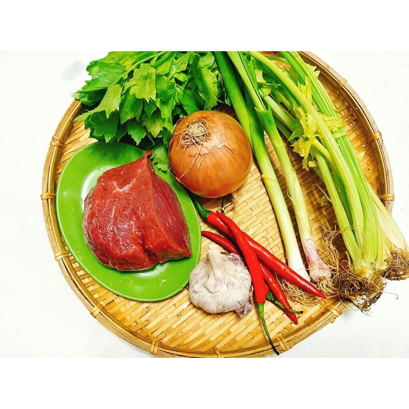 Hành tây Đà Lạt tươi ngon, xanh, sạch.