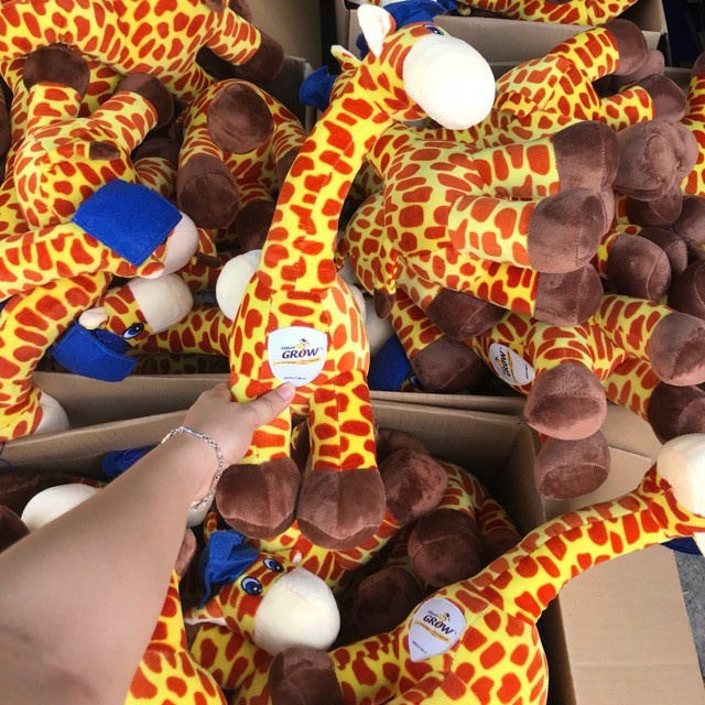 Gấu bông hình chú hươu cao cổ hàng khuyến mại từ hãng sữa ABBOT