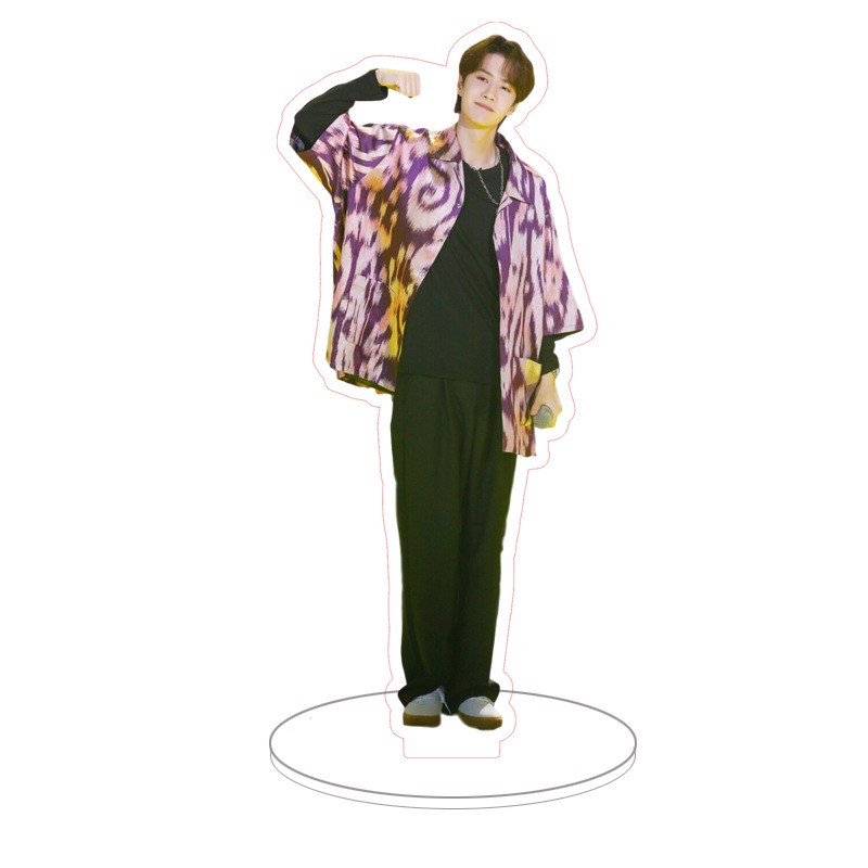 [CÓ SẴN] Standee để bàn mẫu mới nhất của Vương Nhất Bác