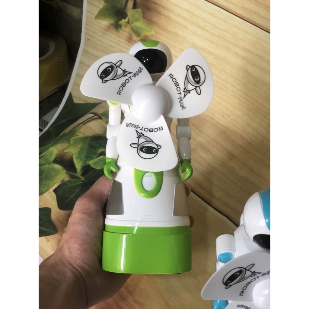 Quạt tích điện hình siêu nhân để bàn