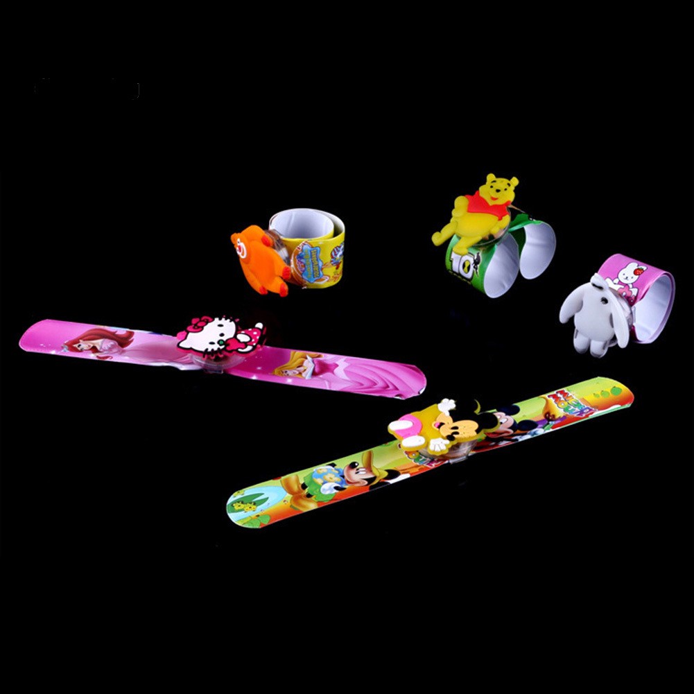 Vòng Tay Đèn Led Gắn Hình Nhân Vật Hoạt Hình Dễ Thương