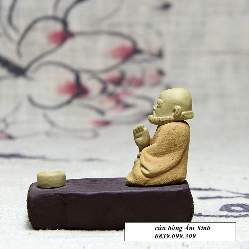 Tượng Đạt Ma Sử Tổ Bằng Chất Liệu Tử Sa