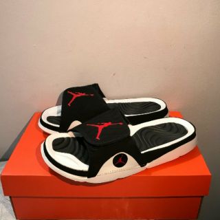 DÉP JORDAN 3 TRẮNG ĐEN LOGO ĐỎ[FULL BOX+ẢNH THẬT