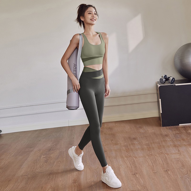 Bộ quần áo tập GYM, YOGA, AEROBIC vải Co Giãn, Thoáng Mát - Hàng Quảng Châu Cao Cấp Loại 1 (2012)