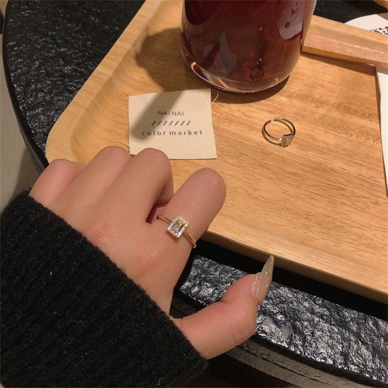 Nhẫn hở đính đá Zircon nhỏ sang trọng quyến rũ