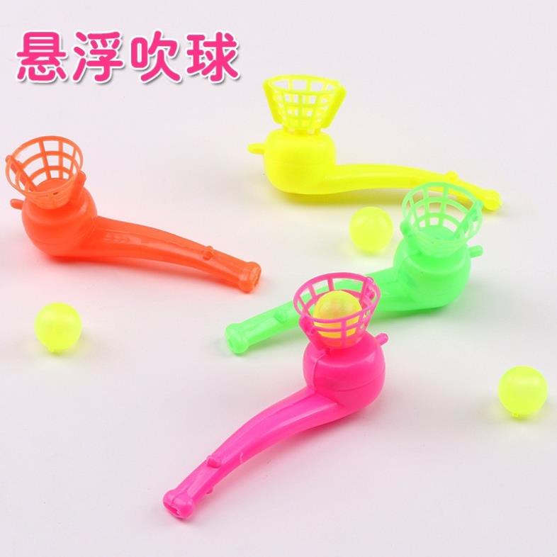 Trò chơi thổi bóng giữ thăng băng cho bé