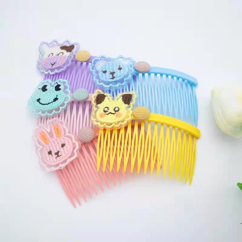 Kẹp tóc hình chiếc lược thiết kế tinh tế thời trang cho bé