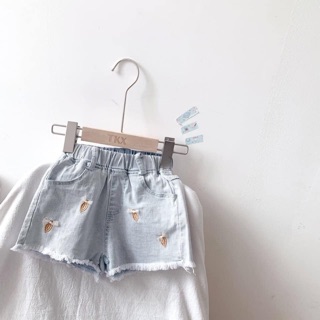 Quần short hoa cúc
