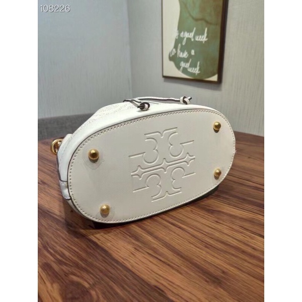 Túi Tory burch T MONOGRAM PERFORATED LEATHER BUCKET BAG❤code 80768❤️