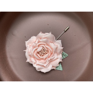Hoa hồng cài áo handmade đủ loại độc đáo