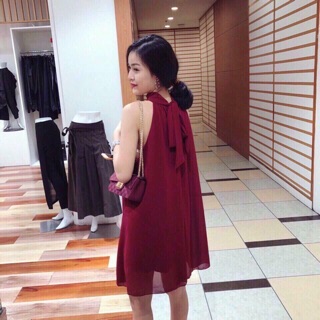 ĐẦM VOAN YẾM CỘT NƠ