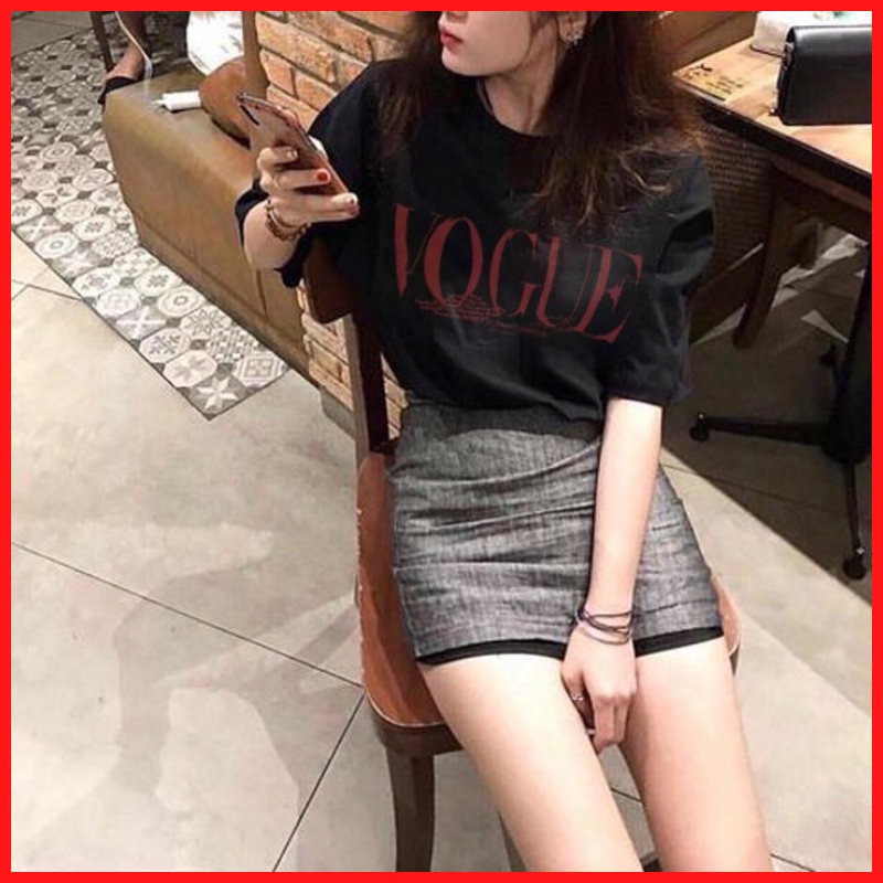 Áo Thun Nữ Màu Đen Trắng In Chữ VOGUE Chữ Ký VOGUE SEOUL