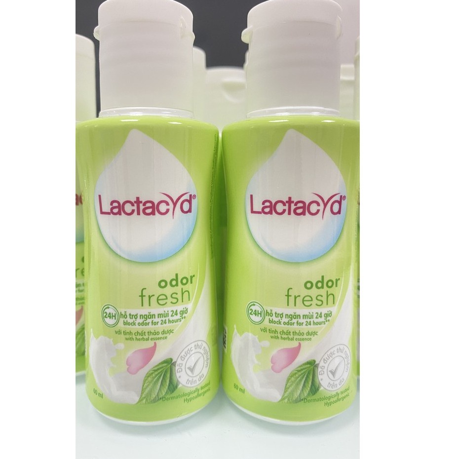 Dung dịch vệ sinh phụ nữ Lactacyd lá trầu (Chai 60ml)
