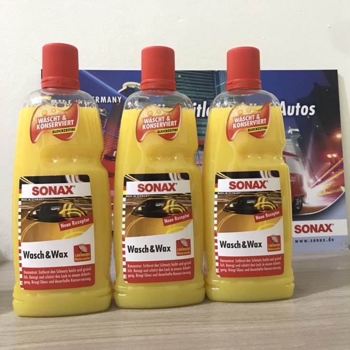 Nước rửa xe ô tô xe máy siêu bóng - SONAX Wash & Wax - 313341