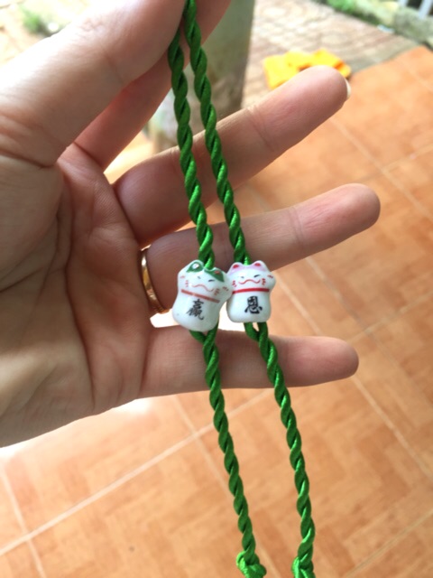 Vòng tay mèo may mắn