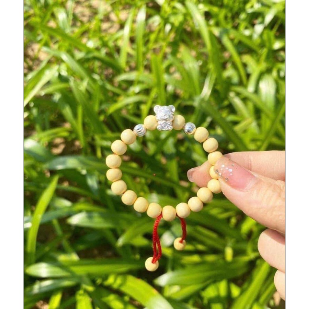 Vòng tay dâu tằm mix hổ bi bạc cho bé sinh năm 2022