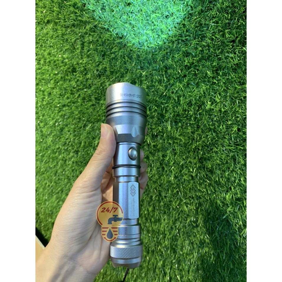 Đèn pin LED siêu sáng G8 - 569 - Dạng cầm tay siêu tiện lợi