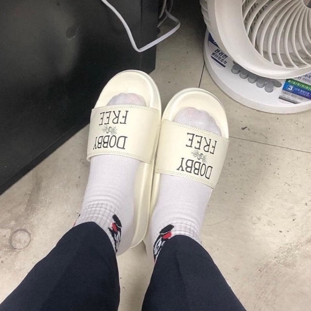 Có sẵn - Dép SPAO DOBBY IS FREE