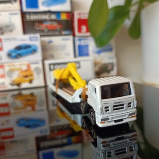 Mô hình Long Tomica No 137 LOWLOADER 2009