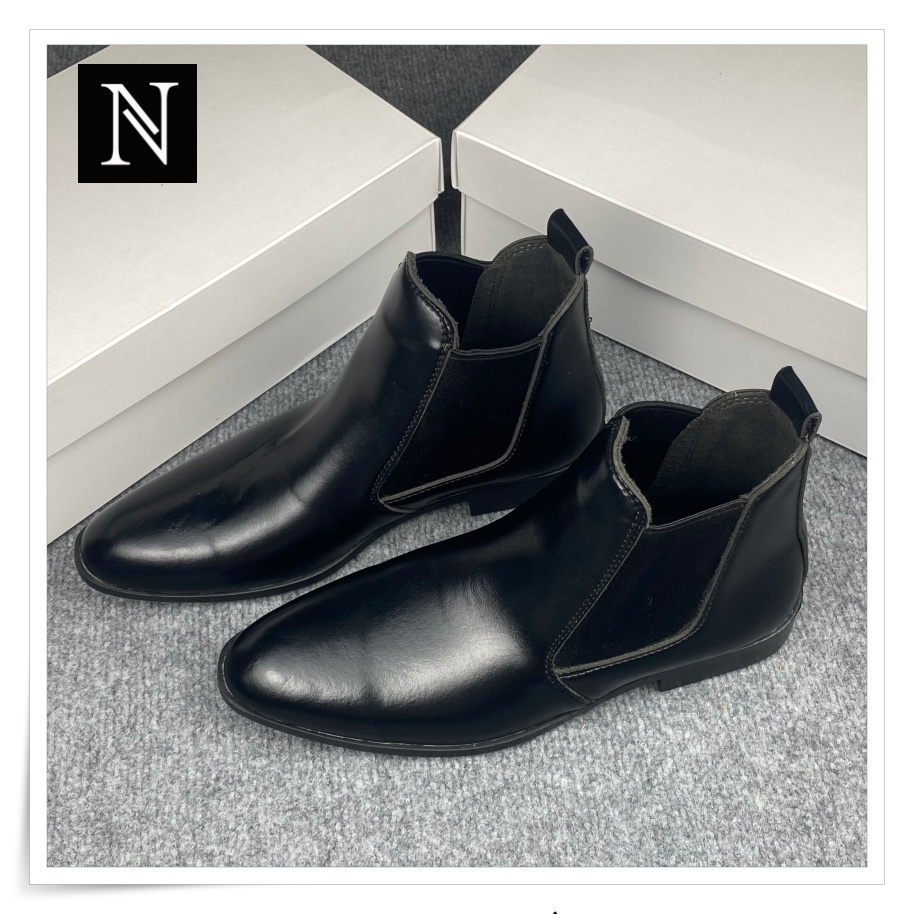 Chelsea boot màu đen da su đế khâu chắc chắn, có bảo hành full box.