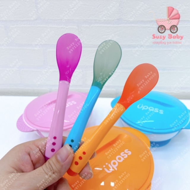 BÁT ĂN DẶM CHỐNG ĐỔ KÈM THÌA BÁO NÓNG UPASS UP5001W, Suzy baby