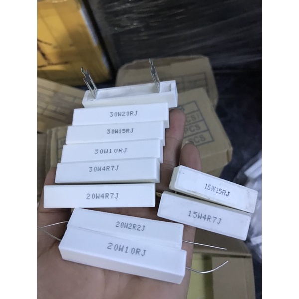 Điện trở sứ chân đứng dẹp 30w15R