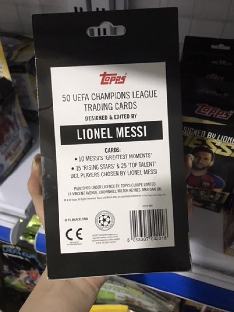 Box 50 thẻ thiết kế bởi Lionel Messi