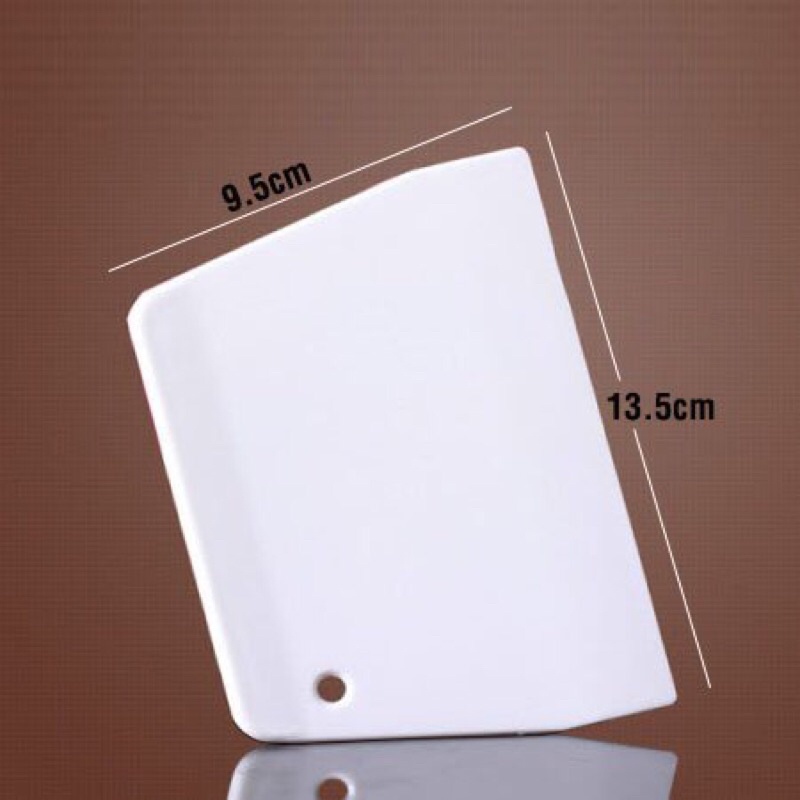 Miếng cắt và vét bột bằng nhựa loại dầy