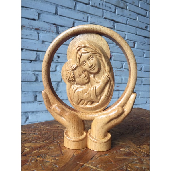tượng mẹ bế chúa