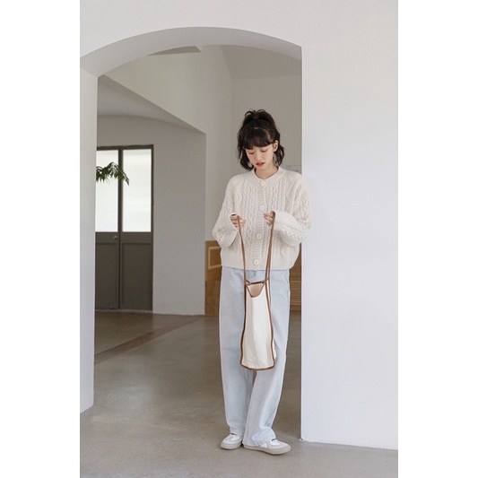 ODDA OUTFIT /  Cream Fodi Áo len màu trắng kem đơn giản, ảnh thật từng chi tiết.