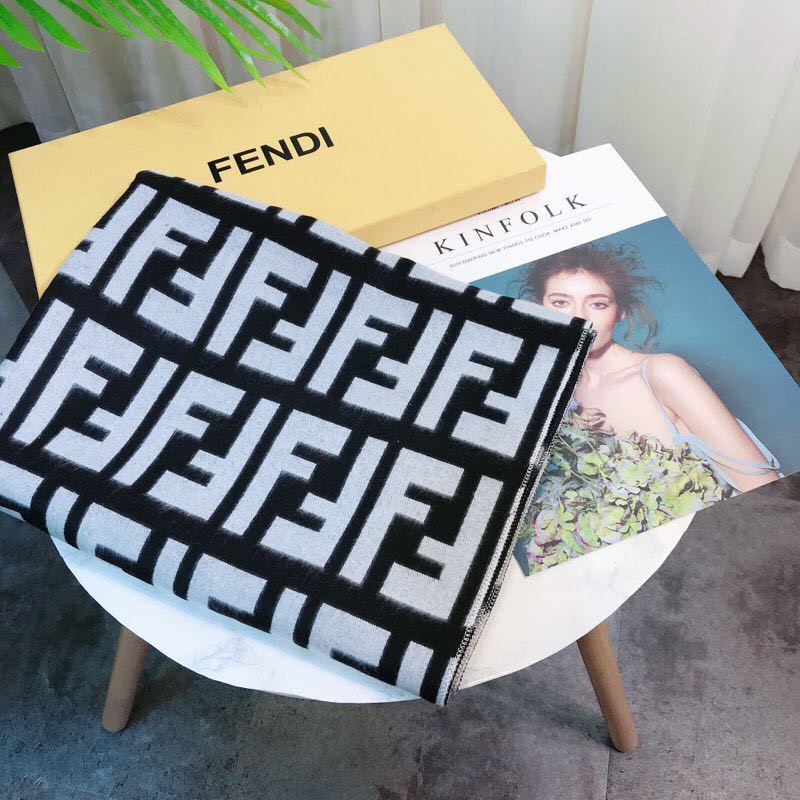 Áo Choàng Len Dáng Rộng In Logo Fendi Thời Trang 2018 Cho Cặp Đôi